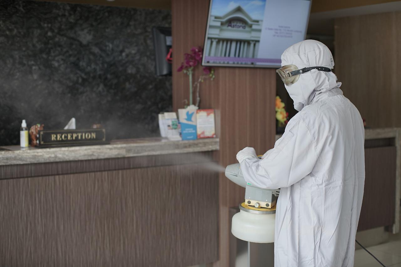 Hotel Astoria Bandar Lampung Buitenkant foto